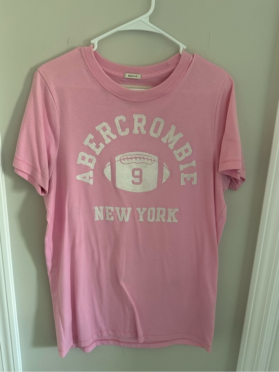 Abercrombie & Fitch Other - Abercrombie & Fitch Pink Graphic Tee - New York Football Design
